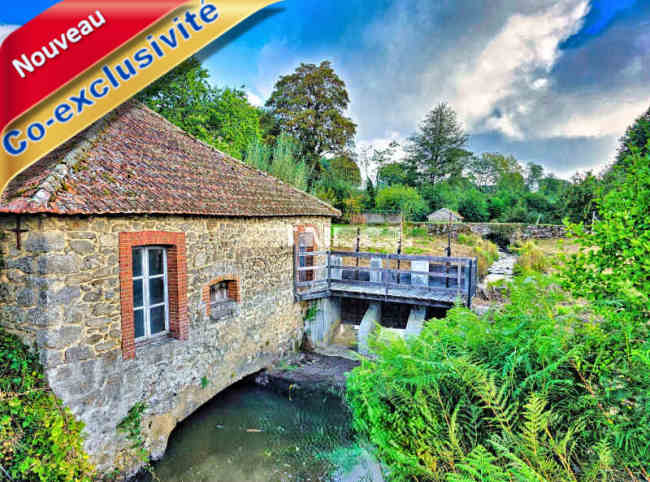 Moulin-scierie à vendre proche Guéret - Creuse avec maison rénovée 106 m² hab, 5 pièces. Fondé en titre et sur titre, fonctionnel; rivière, bief-réserve, vannes, roue, grange, dépendances, sur 25 000 m²